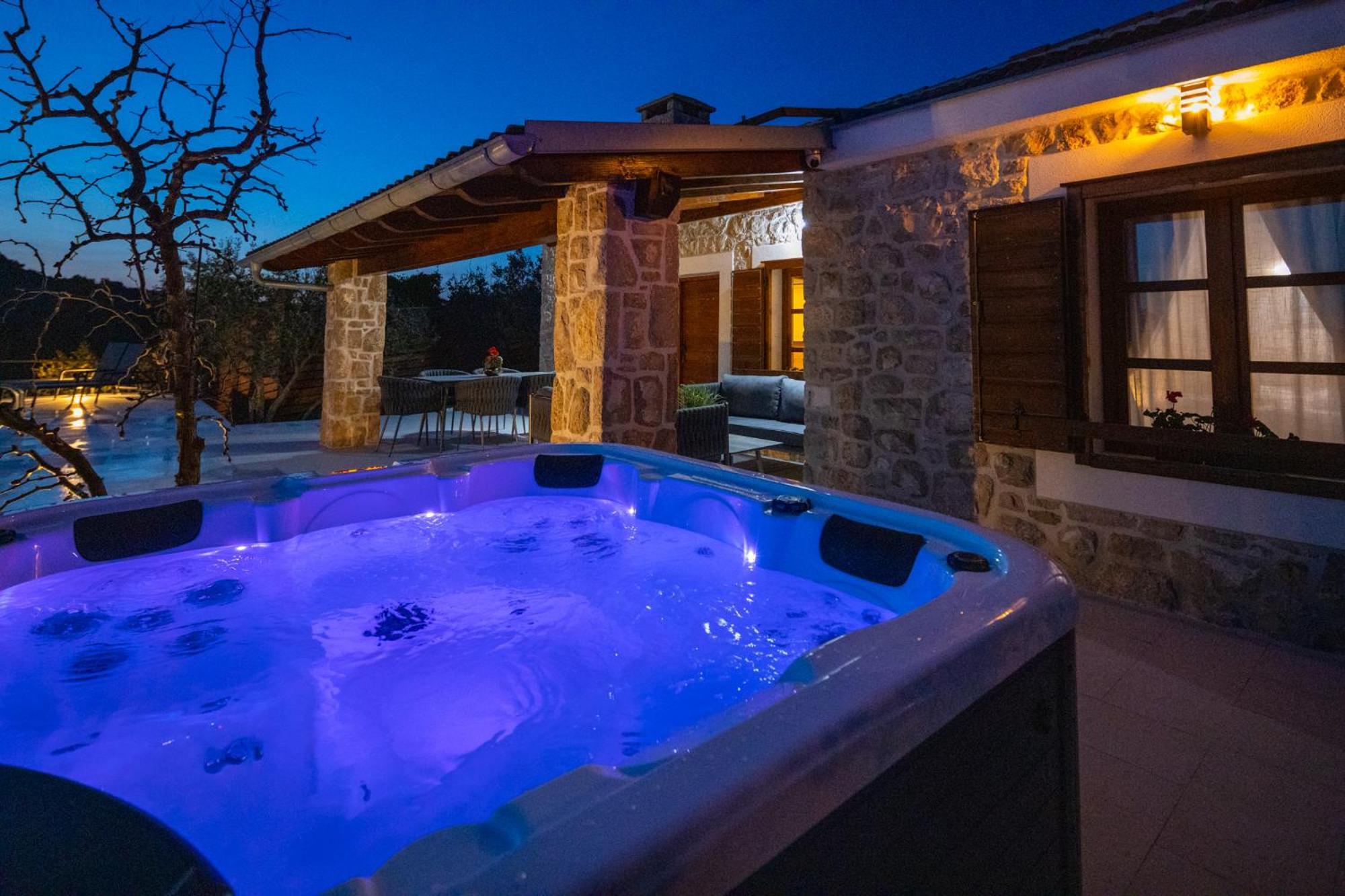 Holiday Home Svemir Drage Kültér fotó